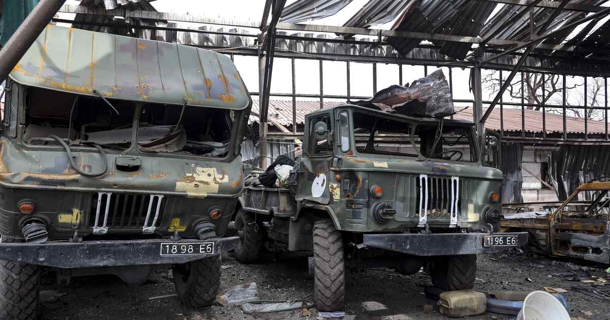 Putin's War, Week 18. Snake Island, Prisoner Exchanges, Calculated Terror, and the War in Donbas - Vimarsana News