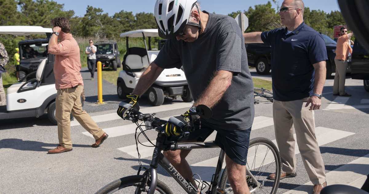 Biden Hits Lowest Number Yet as Even Dems Throw Him Under the Bus - Vimarsana News