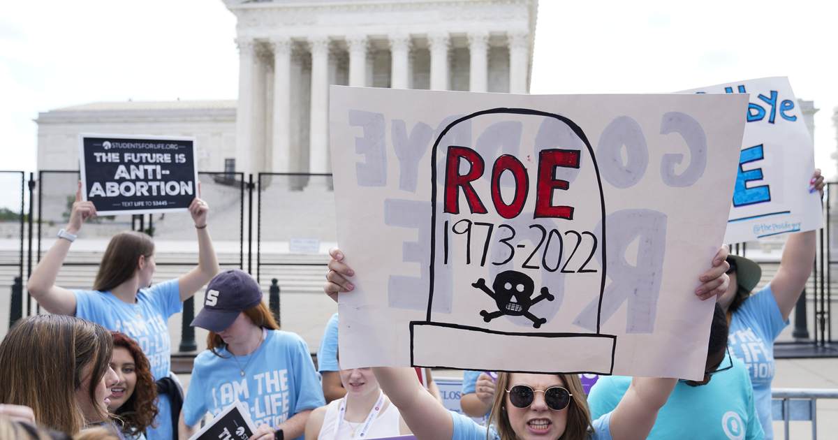 The Post-Roe Era Begins as Indiana Becomes the First State in the Nation to Ban Most Abortions - Vimarsana News