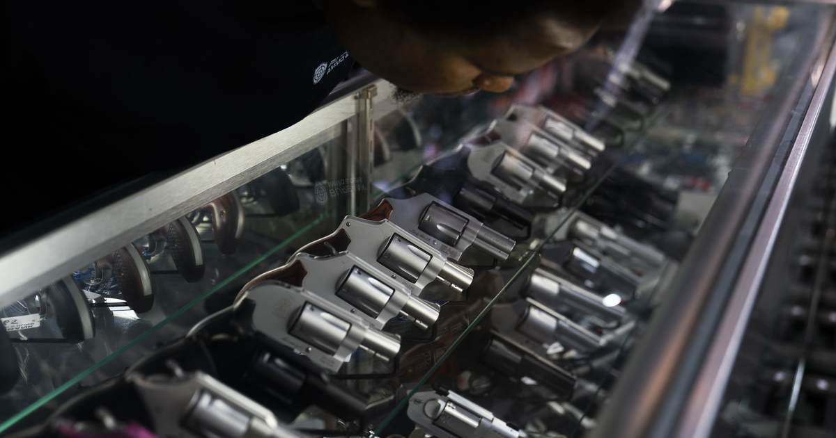 Amicus briefs hope to save serial number requirement - Vimarsana News