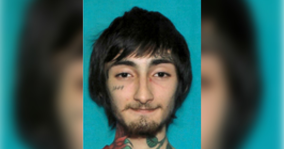 Extremely Weird Detail About the Highland Park Shooter Revealed by Authorities - Vimarsana News
