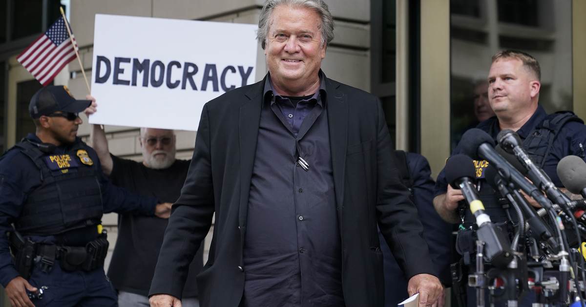 Steve Bannon's Conviction Shows the Biden Justice Department Has Politically Weaponized the Law and Law Enforcement - Vimarsana News