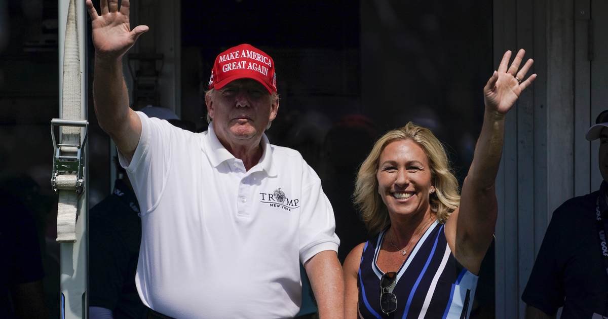 'He and Only He Can Stop This Swamp': Like-Minded Endorsements Roll in Early for Trump - Vimarsana News