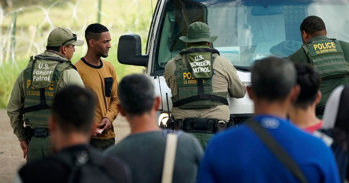Paging Kamala Harris: So Many Illegal Aliens Dying at Border, It's Overwhelming the Towns - Vimarsana News