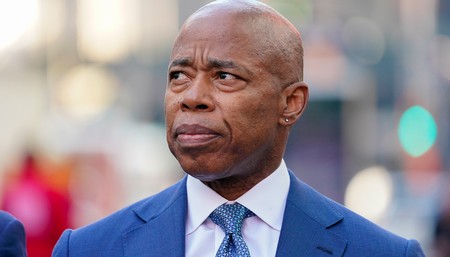 NYC Mayor Eric Adams goes to El Paso to see the Biden border crisis