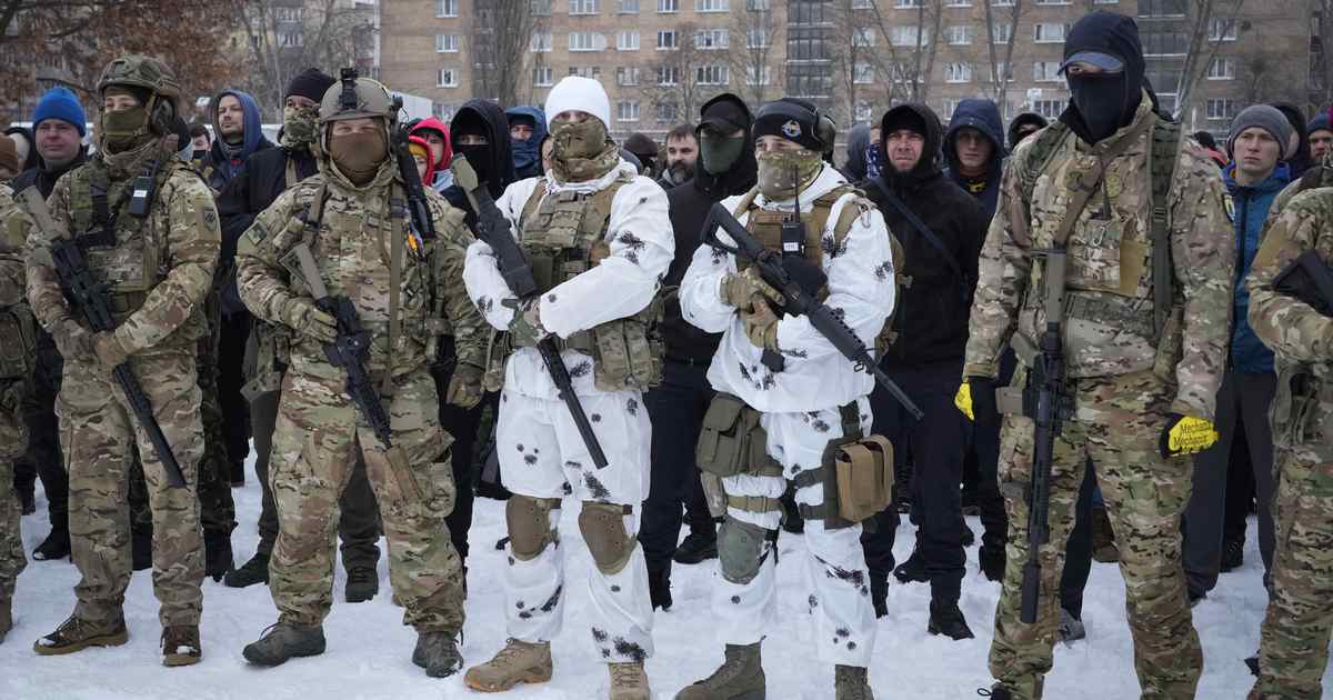 Report: Russia Fails to Reach Objectives for First Day Amid Brave Ukrainian Defense - Vimarsana News