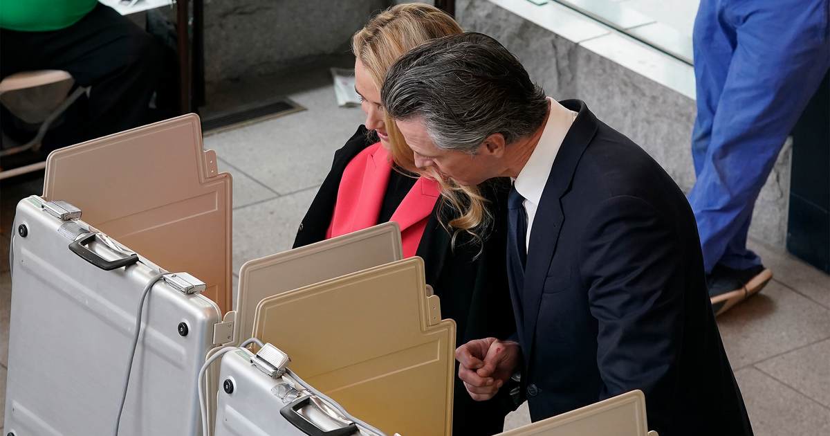 Newsom Gives Californians' Private Vax Records to a 'Consulting Firm' – PJ Media - Vimarsana News