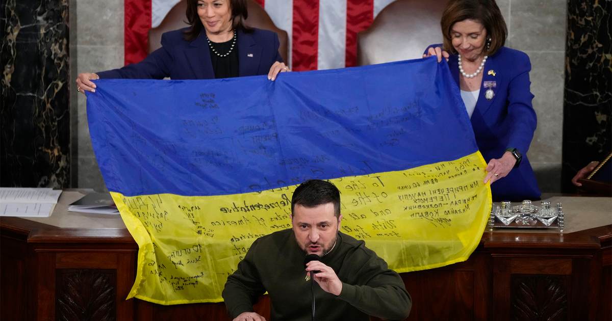 Musk Has to Clean up Mess After Twitter Suspends People for Criticizing Pelosi/Zelensky Flag Exchange - Vimarsana News