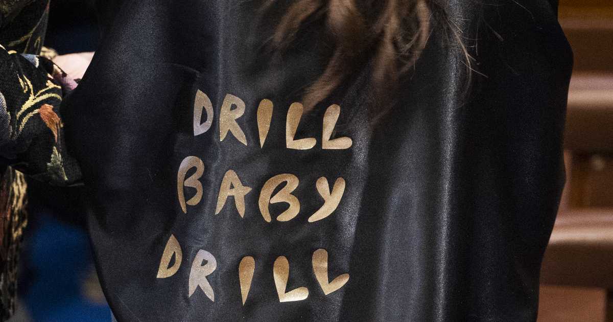 Short-Term Win as Biden Reinstates Largest Oil, Gas Lease Sale in American History - Vimarsana News