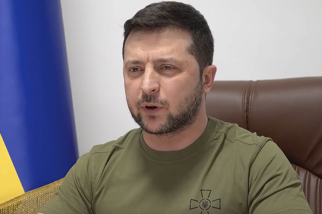 Volodymyr Zelenskyy Shows How to End a Russian Invasion With 1 Weird Trick