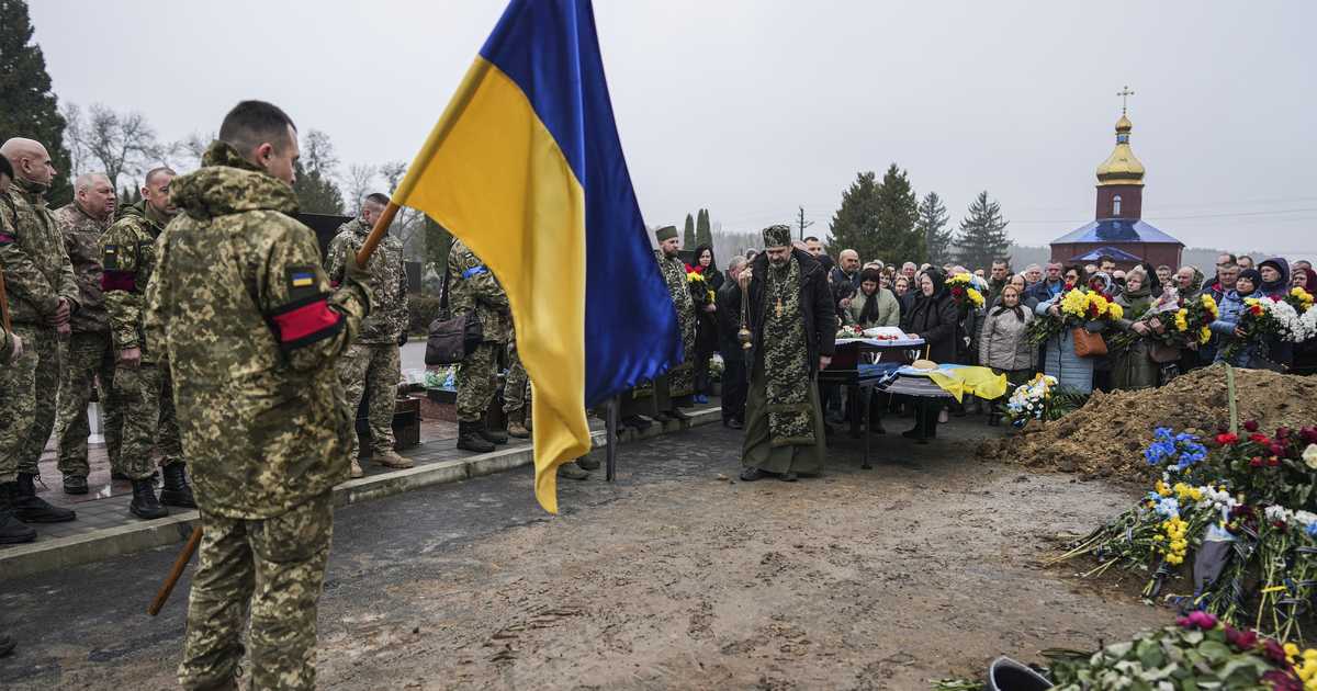 Game-Changing Weapons Begin to Flow to Ukraine After NATO Emergency Meeting - Vimarsana News