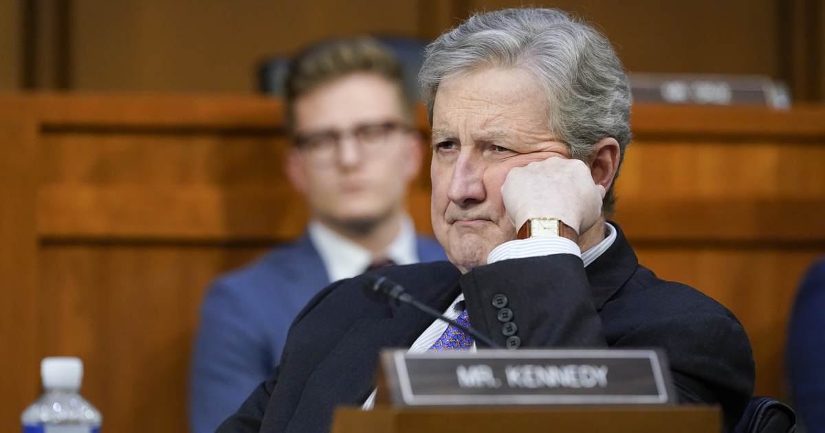 WATCH: Sen. Kennedy Rakes Silicon Valley Bank CEO Over the Coals in Brutal Questioning - Vimarsana News
