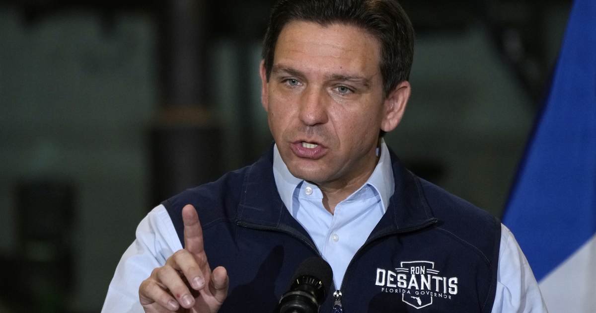 Texas Sheriff Still Looking to Charge DeSantis With a Crime over Martha's Vineyard Illegal Immigrant Flights - Vimarsana News