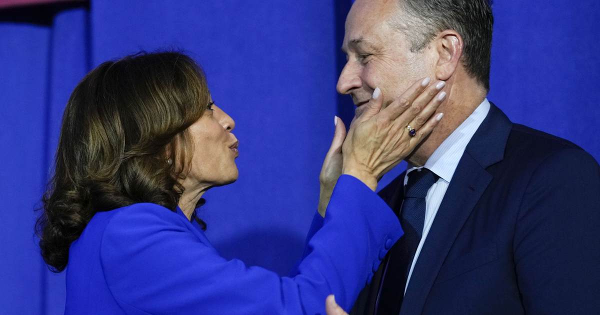 Botched It: Kamala's Husband Deleted His Post on the Story of Hanukkah - Vimarsana News