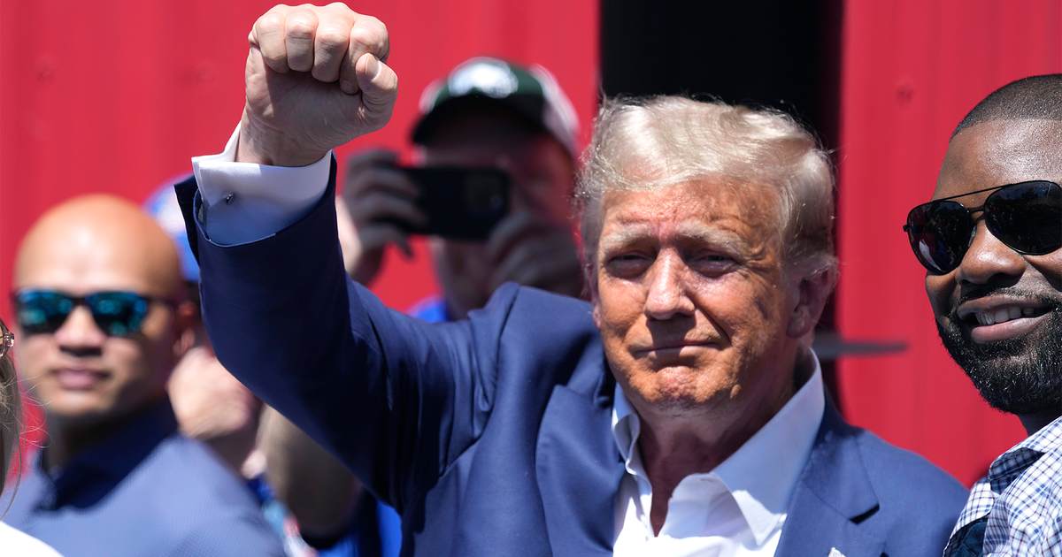 BLM Leader Endorses Trump As Black Voter Support for Biden Goes Soft - Vimarsana News