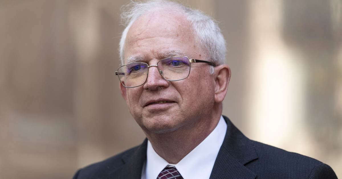 Trump Attorney Surrenders to Georgia DA, But Not Before a Scathing Lecture on the Constitution - Vimarsana News