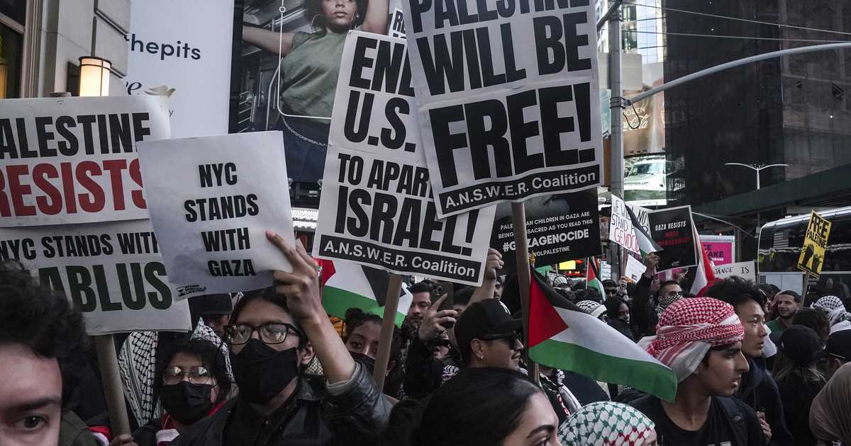 Irony Alert: Anti-Israel Protest to 'Flood the Tree Lighting for Gaza' - Vimarsana News
