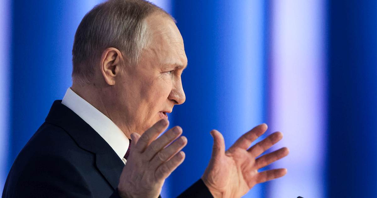 Ex-CIA chief: Putin is a "dead man walking" - Vimarsana News