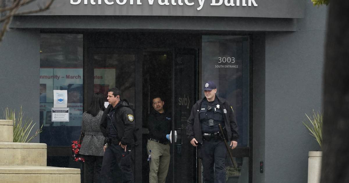 Biggest U.S. Banks See Huge Deposit Withdrawals - Vimarsana News