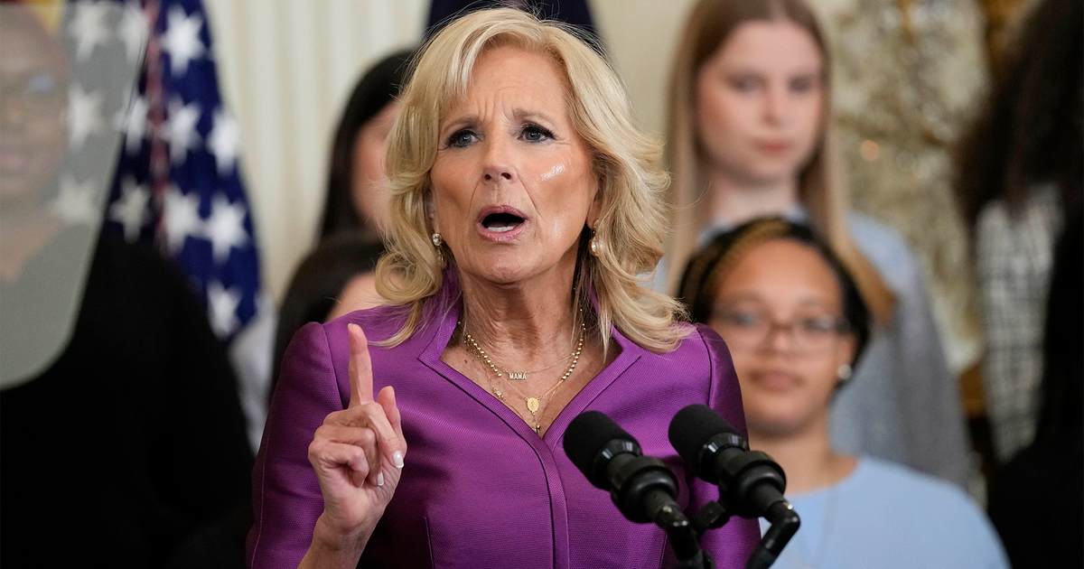 Jill Biden Has Truly Pathetic 'Please Clap' Moment, WH 'Record' Fails to Reflect It - Vimarsana News