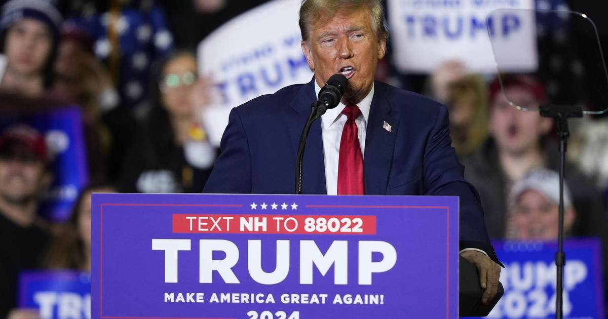 Retired Republican Judge Argues Trump Should Not Appear on Illinois Primary Ballot - Vimarsana News