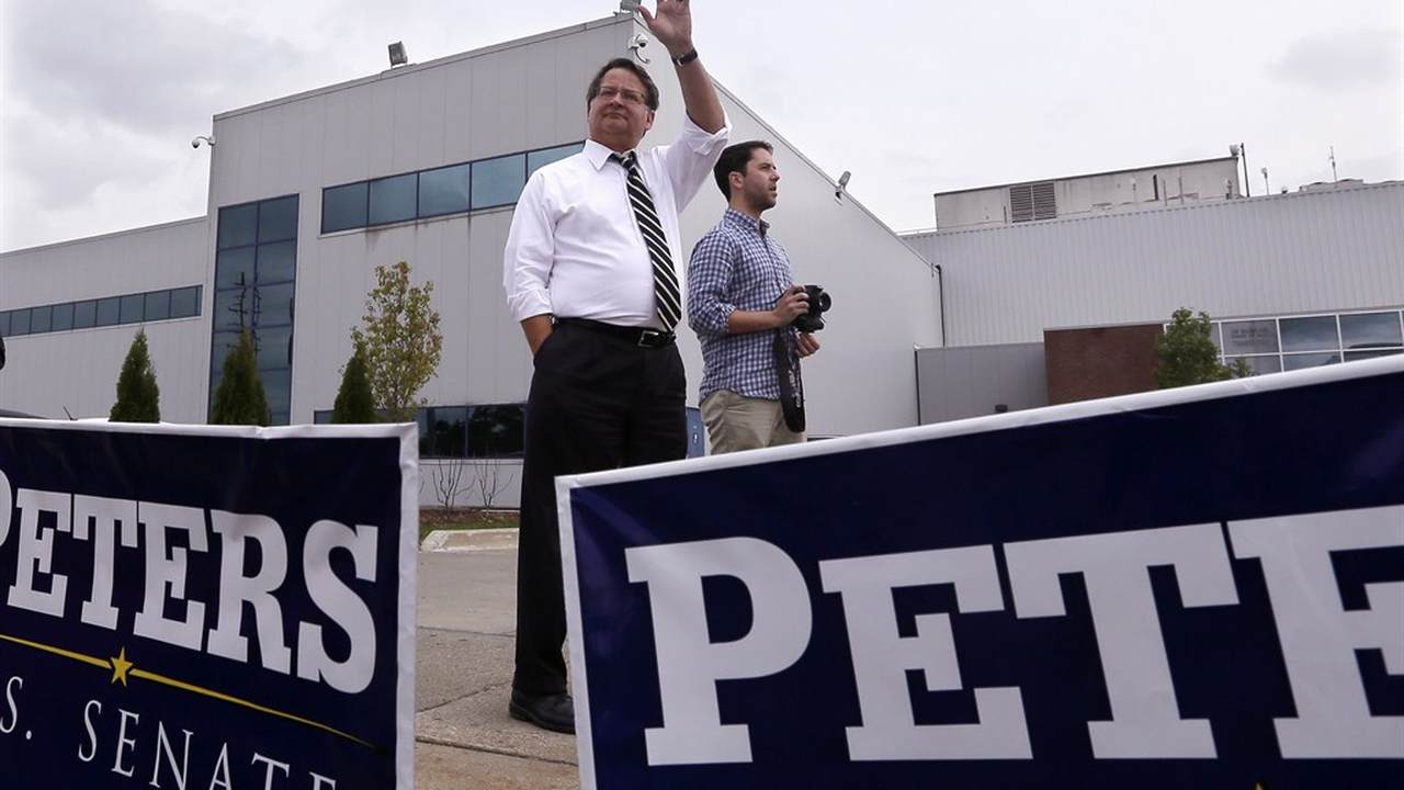 Schumer Taps Gary Peters to Lead DSCC After Narrow Win in Michigan Senate Race