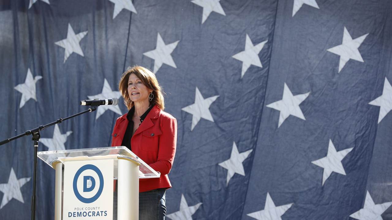 After Helping House Democrats Lose Seats in 2020, Cheri Bustos Announces Retirement - Vimarsana News