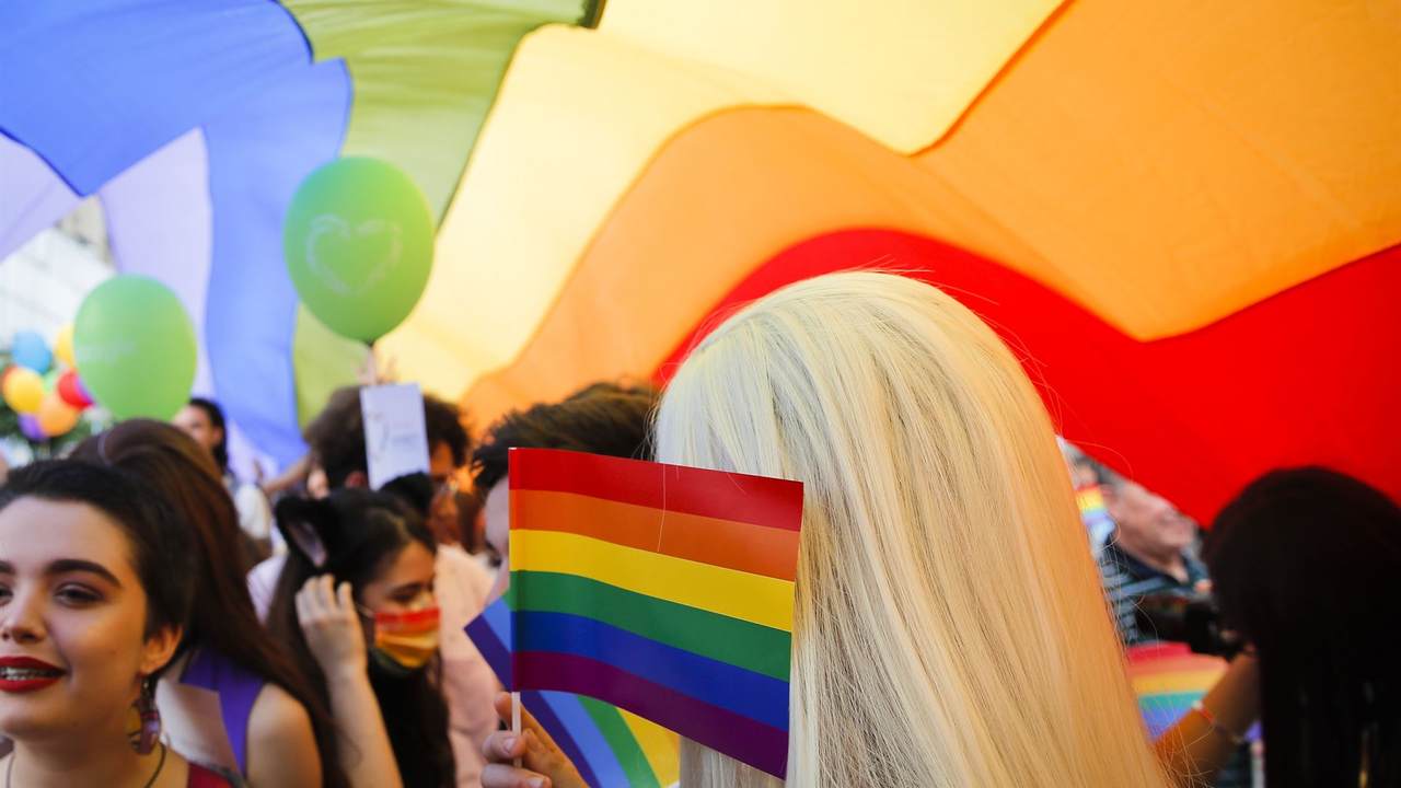 4-Year-Old Comes Out As 'Transgender' at Pride Parade - Vimarsana News