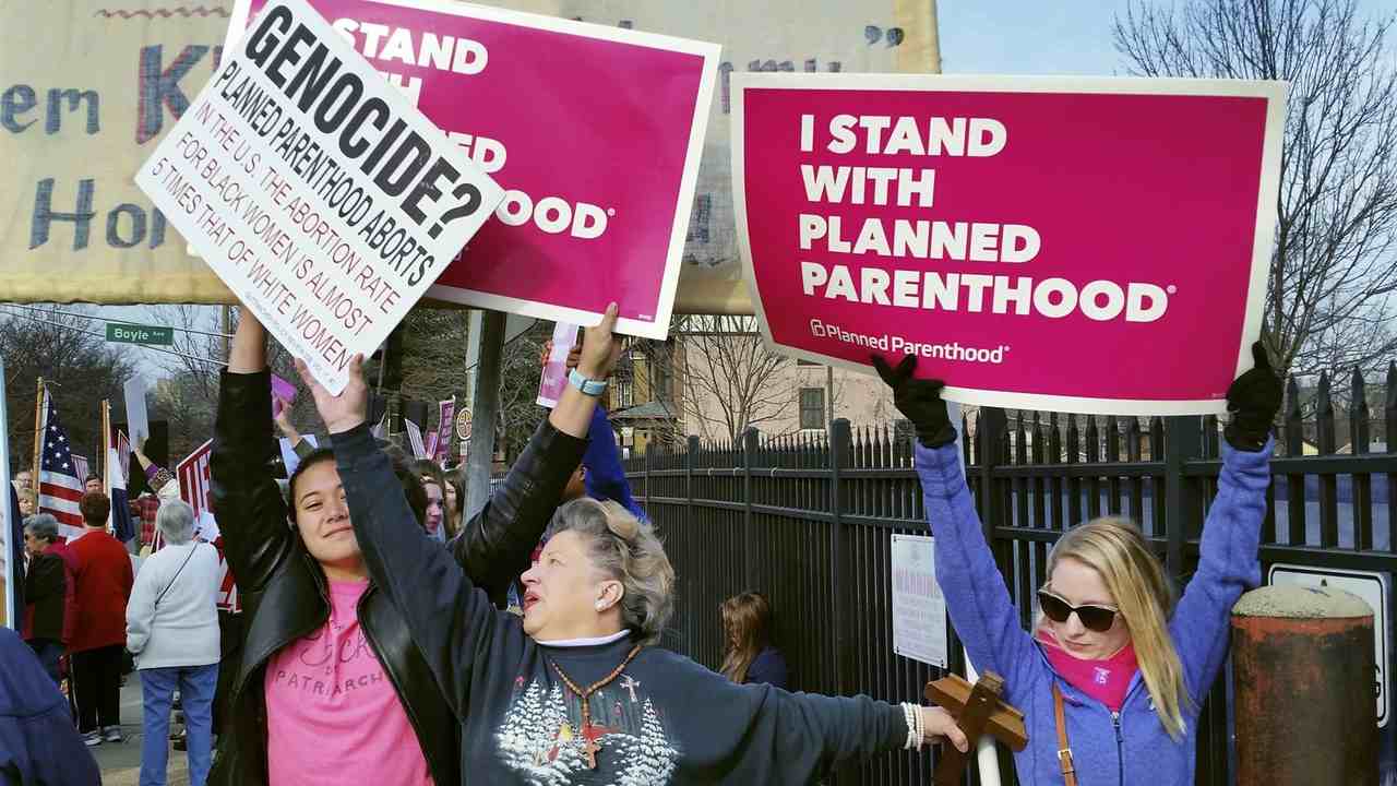 white-house-partially-defunds-planned-parenthood-with-title-x-rule