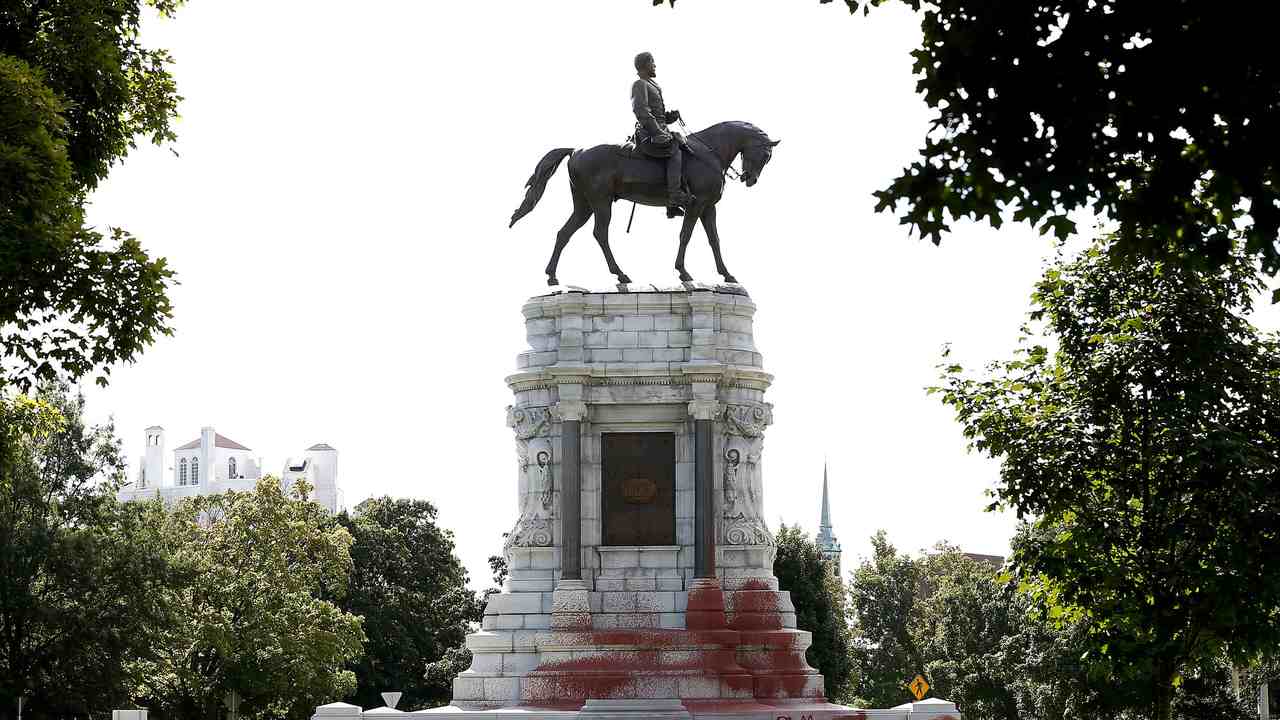 Памятник ли. Памятник Роберту ли в Ричмонде. Robert e Lee Monument. Ричмонд монумент Авеню. Robert e Lee Statue.