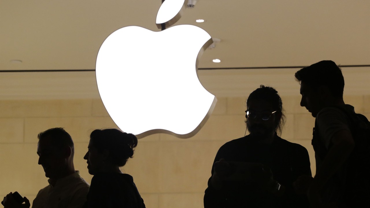 Apple Versus Facebook: Are Share Prices In Danger? - Vimarsana News