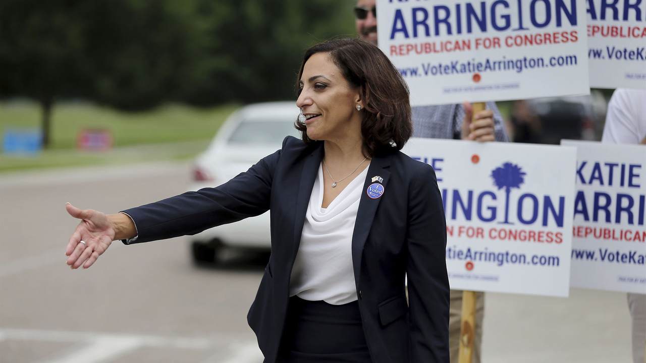 Trump-Endorsed Candidates Look to Unseat GOP Incumbents Today - Vimarsana News
