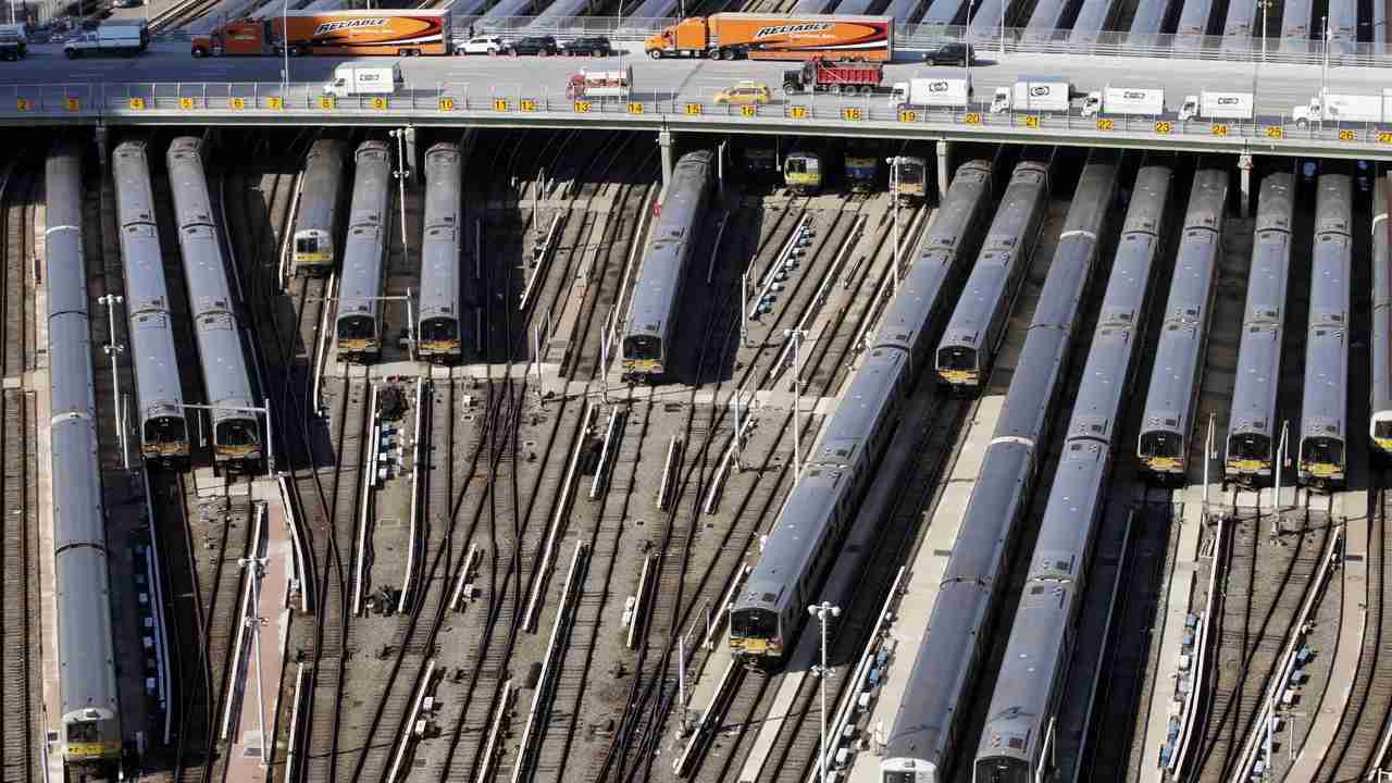 Amtrak Cancels Long-Distance Service Over Looming Rail Strike - Vimarsana News