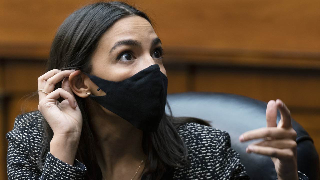 Some of the Headlines About AOC Being in Florida Are As Ridiculous As You'd Expect - Vimarsana News