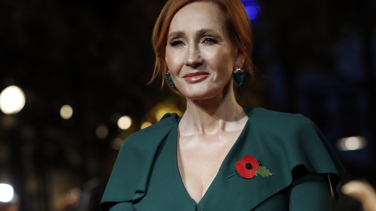 J.K. Rowling Comes to Macy Gray's Defense After Her Latest Comment About Trans Women Sparks Backlash - Vimarsana News