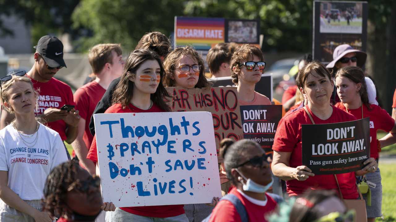 Uvalde Suspends Entire Police Force That Still Faces Brutal Scrutiny Following Horrific School Shooting - Vimarsana News