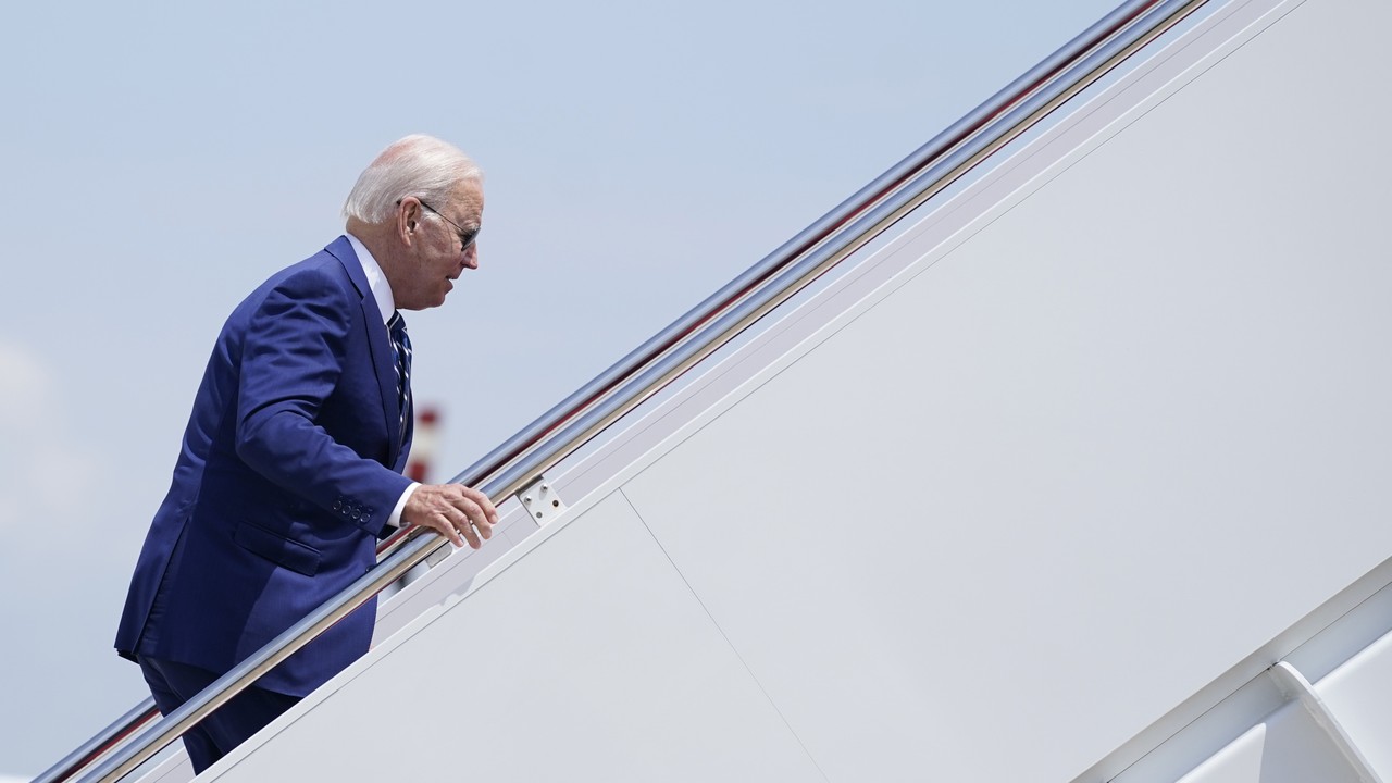 As Media Cheers Biden 'Comeback,' Democratic Candidates Want Nothing to Do With Him - Vimarsana News