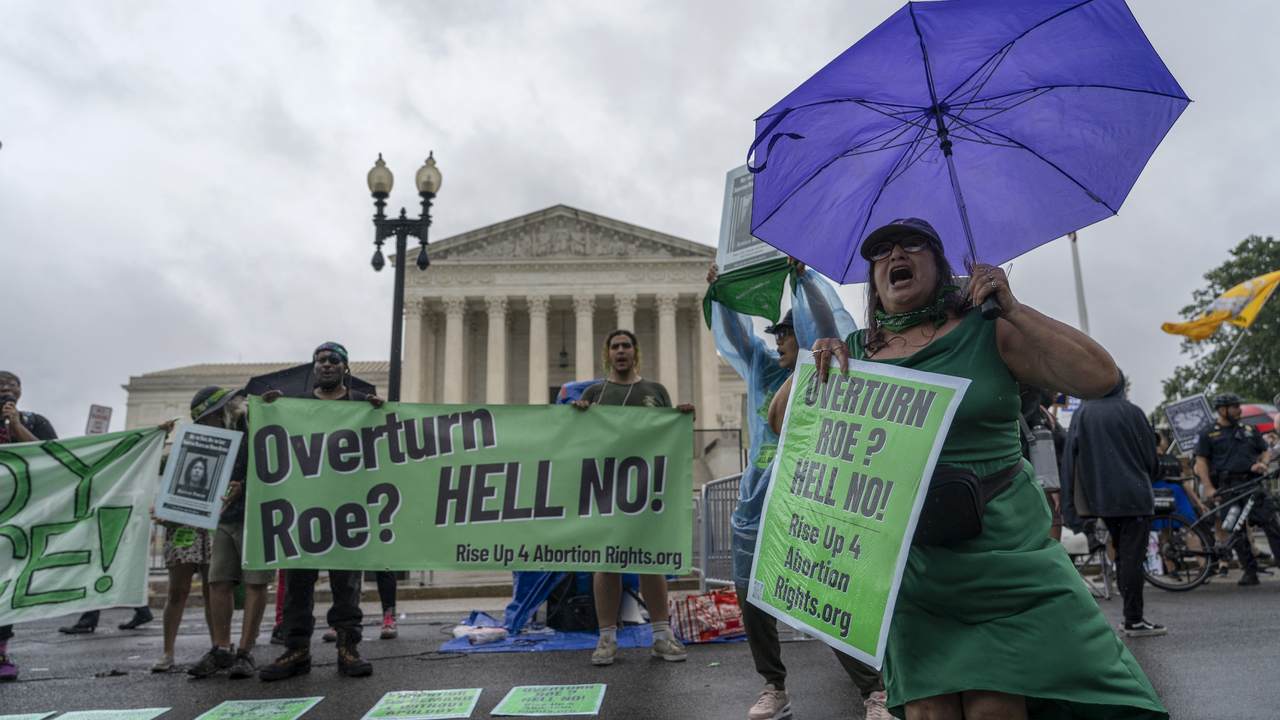 Liberal Media Goes Full Meltdown As Supreme Court Wipes Out Roe v. Wade