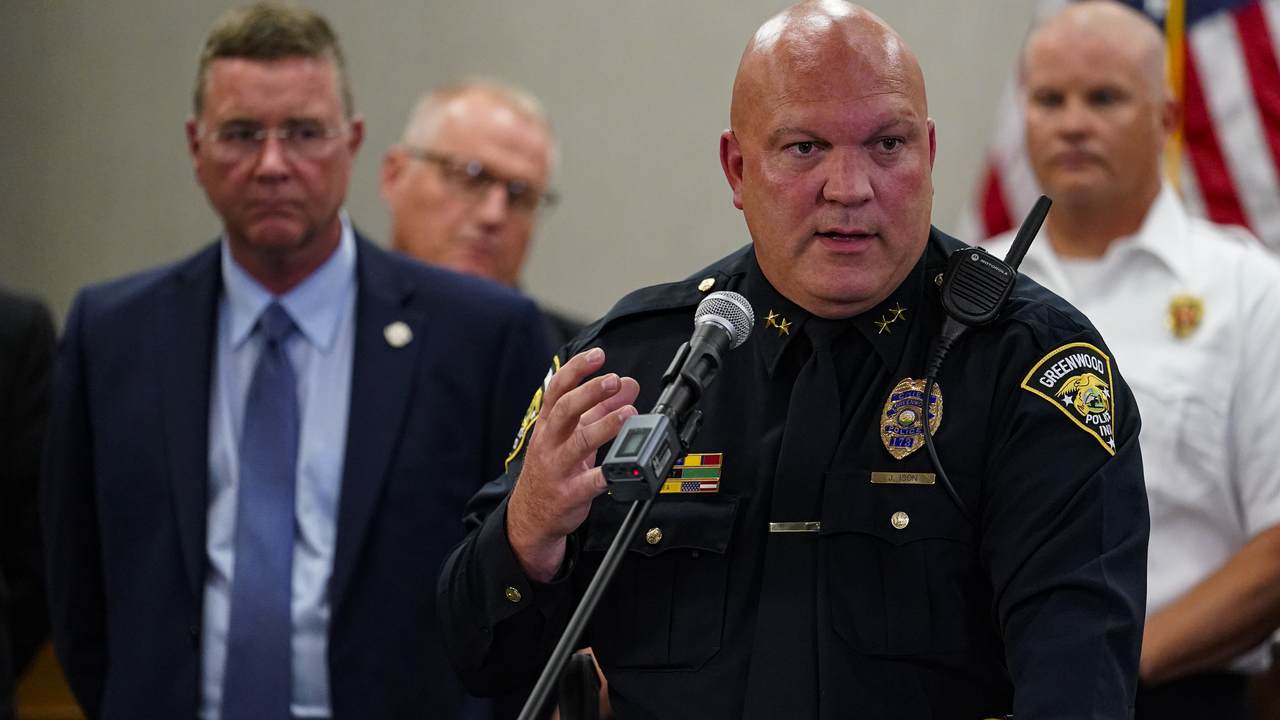 Leftists Are Really Upset the Man Who Stopped Mall Shooting Is Being Called 'Good Samaritan' - Vimarsana News