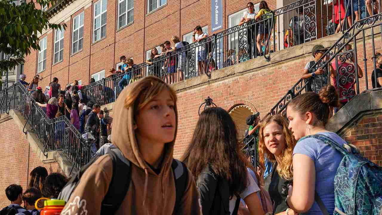 Liberal Virginia School Boards Refuse to Acknowledge Parents' Rights, Plan to Defy Gov. Youngkin - Vimarsana News