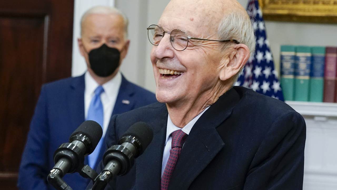 Liberal Justice Stephen Breyer Announces His Last Day on the Supreme Court