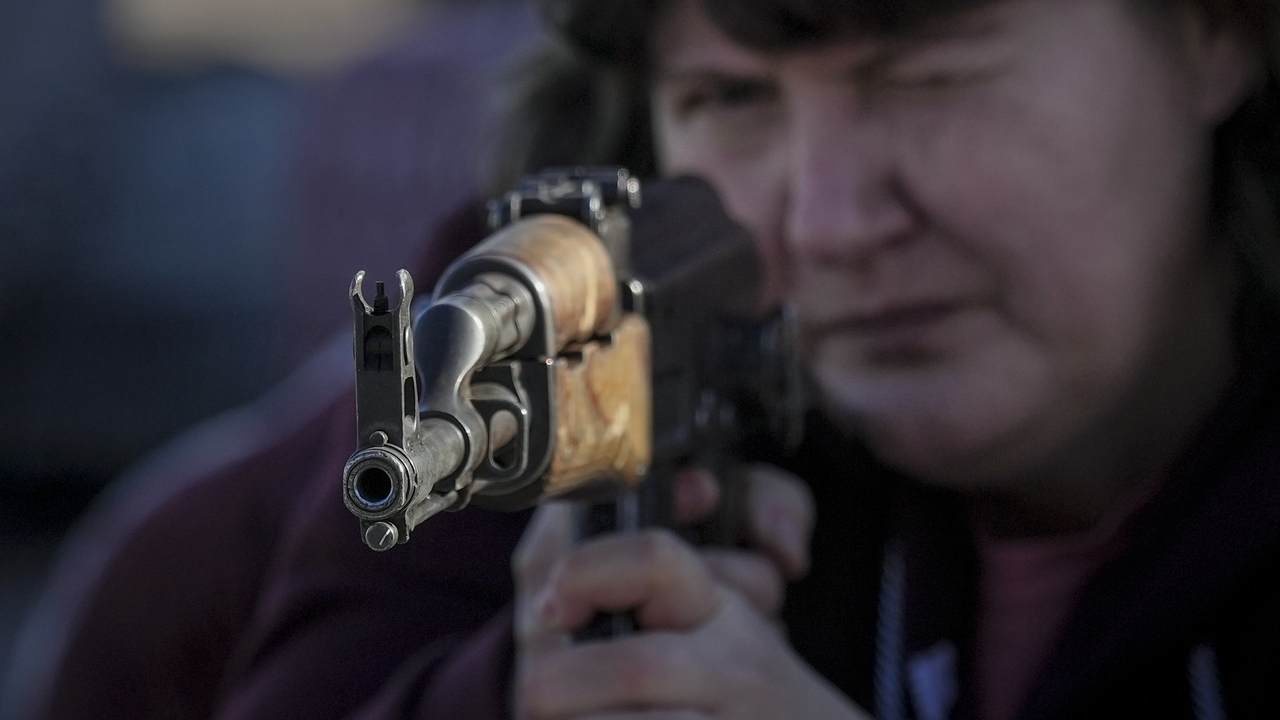 There's Missing Context to That Viral Photo of Ukrainian Great Grandmother 'Training' on an AK-47 - Vimarsana News