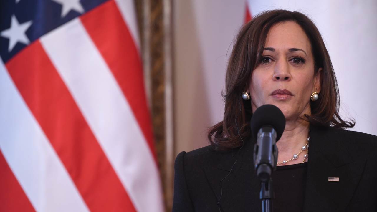 Kamala Harris Refuses to Acknowledge the Illegal Migrants Who Arrived At Her D.C. Doorsteps