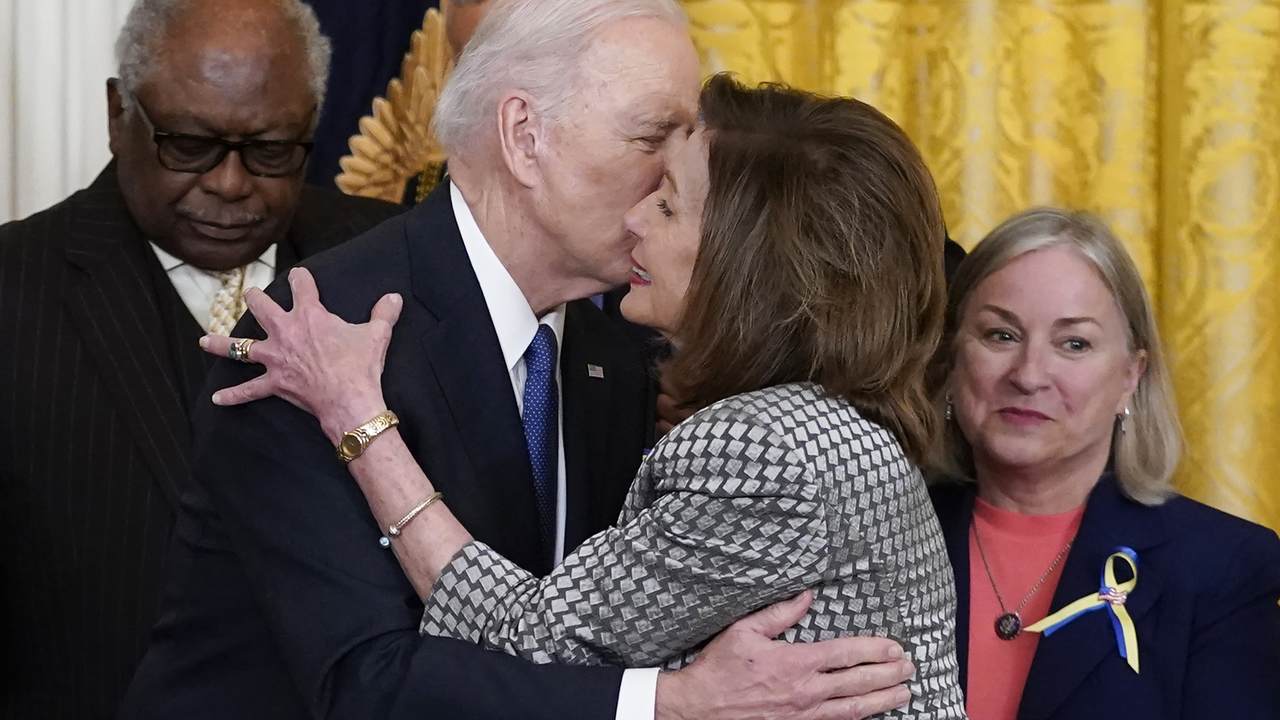 Tom Cotton Says Biden Leaked Pelosi's Taiwan Trip to Beijing – Townhall